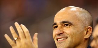 Roberto Martinez, Manager of Belgium acknowledges the fans prior to the UEFA Nations League A group two match between Belgium and Iceland