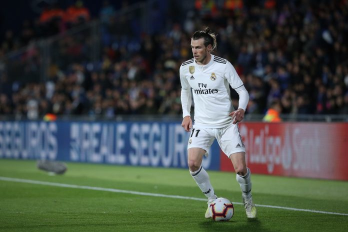 Gareth Bale of Real Madrid CF controls the ball during the La Liga match between Getafe CF and Real Madrid