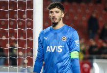 New Manchester United goalkeeper Altay Bayindir