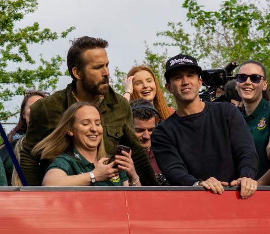 Wrexham ready to hijack Millwall move for Sunderland star Ryan Reynolds and Rob McElhenney on the Wrexham AFC bus parade.