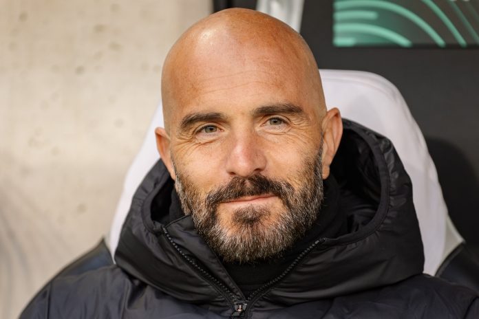 Chelsea manager Enzo Maresca