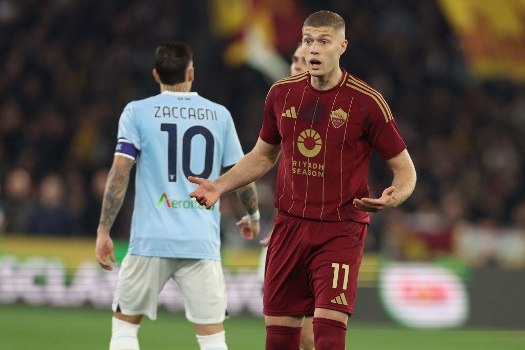 Roma forward Artem Dovbyk