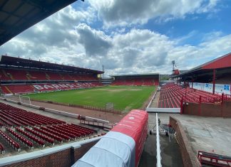 Barnsley, Reading, Chesterfield and Shrewsbury Town target former Leeds United defender Oakwell Stadium, Barnsley FC